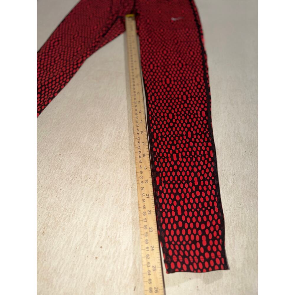 Nike pro women’s black & red athletic leggings - Picture 9 of 16